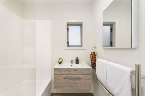 Photo of property in 42 Croziers Road, St Albans, Christchurch, 8052