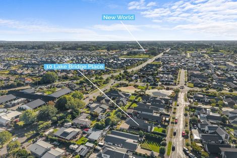 Photo of property in 10 Lakebridge Place, Parklands, Christchurch, 8083