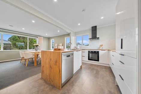 Photo of property in 13e York Crescent, Westown, New Plymouth, 4310