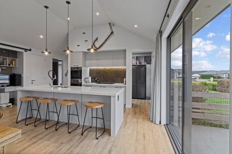 Photo of property in 6 Harmony Way, Cambridge, 3434