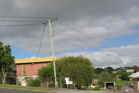 Photo of property in 3/78 West Coast Road, Glen Eden, Auckland, 0602