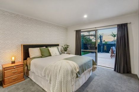 Photo of property in 12 Hawke Place, Pukekohe, 2120