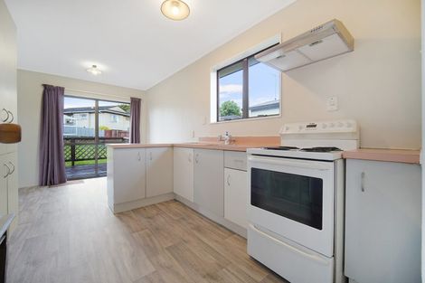 Photo of property in 2/6 Trimdon Street, Randwick Park, Auckland, 2105