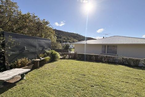 Photo of property in 1 Holmes Grove, Naenae, Lower Hutt, 5011
