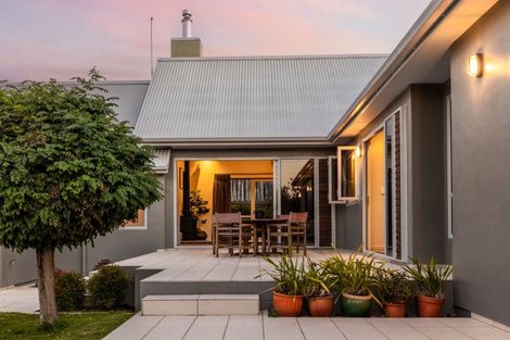 Photo of property in 50 Rochfort Road, Havelock North, 4130