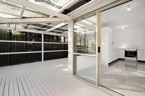 Photo of property in 11 Lori Place, Massey, Auckland, 0614