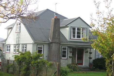 Photo of property in 18 Korau Grove, Stokes Valley, Lower Hutt, 5019