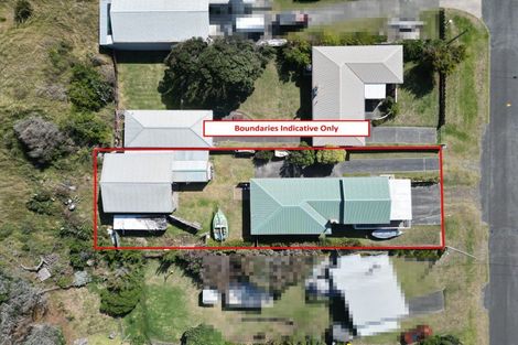 Photo of property in 14 Mack Street, Foxton Beach, Foxton, 4815