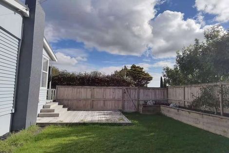 Photo of property in 4 Springbank Lane, Te Atatu Peninsula, Auckland, 0610