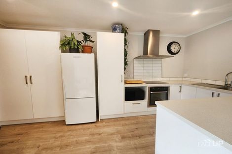 Photo of property in 11/4 Matimati Place, Hobsonville, Auckland, 0616