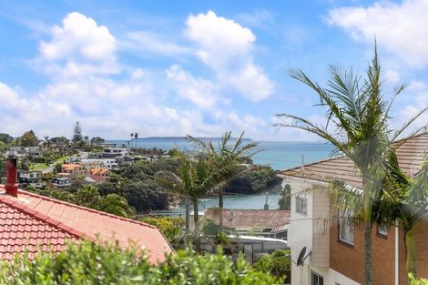 Photo of property in 2/9 Folkestone Street, Murrays Bay, Auckland, 0630