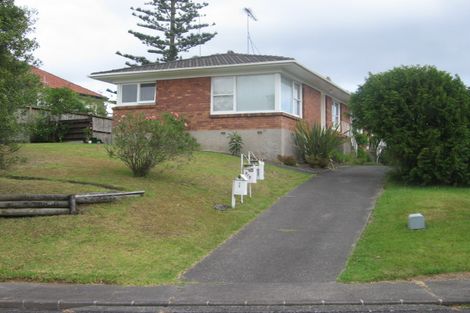 Photo of property in 1/2 Margaret Place, Milford, Auckland, 0620