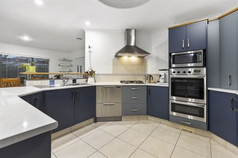 Photo of property in 24 Saint Heliers Place, Papamoa Beach, Papamoa, 3118