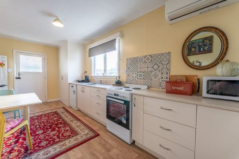 Photo of property in 15 Rugby Street, Waimate, 7924