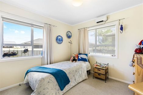 Photo of property in 4 Hatton Road, Orewa, 0931