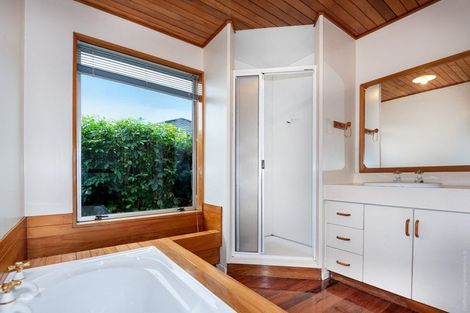 Photo of property in 54 Apsley Drive, Avonhead, Christchurch, 8042
