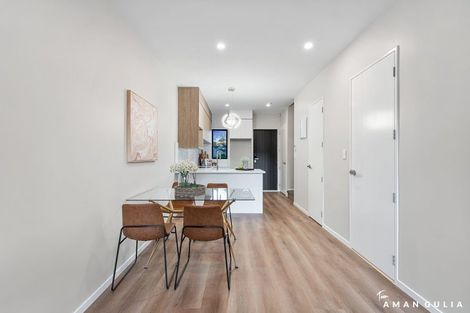 Photo of property in 93 Woodglen Road, Glen Eden, Auckland, 0602