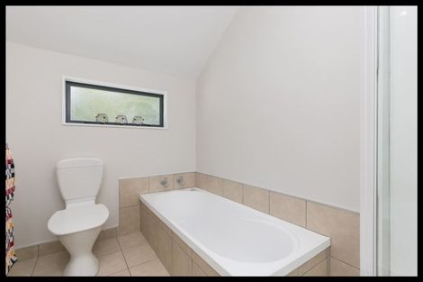 Photo of property in 25u2 Hollies Crescent, Johnsonville, Wellington, 6037
