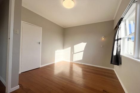 Photo of property in 15 Pleasant Road, Glen Eden, Auckland, 0602