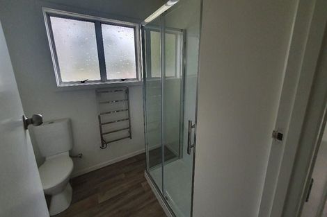 Photo of property in 24 Walton Street, Red Beach, 0932