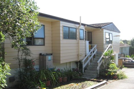 Photo of property in 2/52 Highland Park Drive, Highland Park, Auckland, 2010