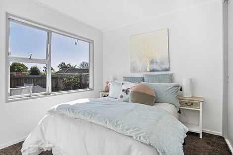 Photo of property in 1 Golf Road, New Lynn, Auckland, 0600