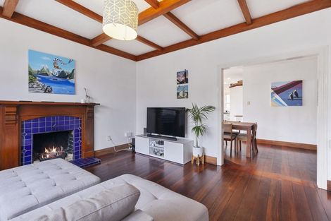 Photo of property in 1/8 Merani Street, Narrow Neck, Auckland, 0622