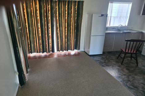 Photo of property in 15 Leander Place, Milson, Palmerston North, 4414