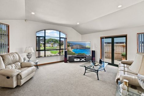 Photo of property in 3 Trossach Place, Wattle Downs, Auckland, 2103
