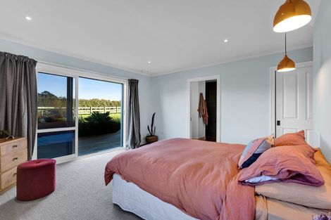 Photo of property in 159 Opunake Road, Stratford, 4391