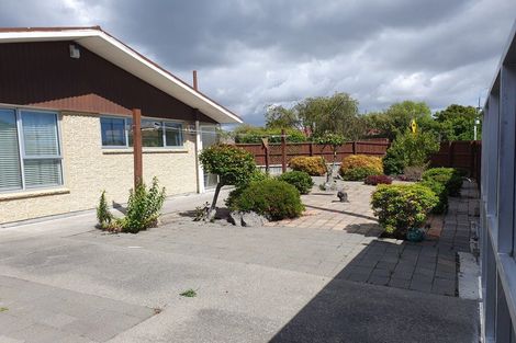 Photo of property in 77 Memorial Avenue, Ilam, Christchurch, 8053