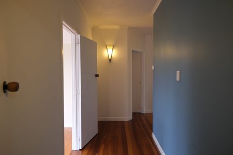 Photo of property in 1/180 Lake Road, Northcote, Auckland, 0627