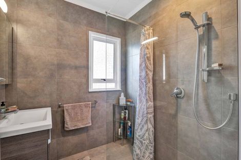 Photo of property in 125 Seaview Road, Westown, New Plymouth, 4310