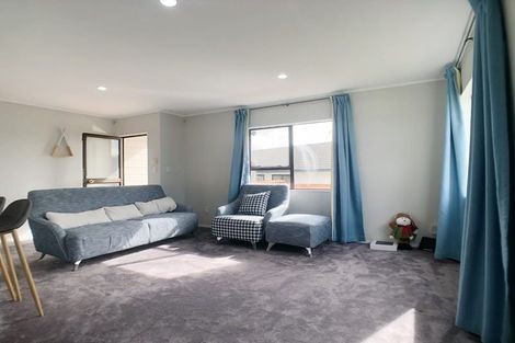 Photo of property in 1/3 Sevilla Place, Unsworth Heights, Auckland, 0632