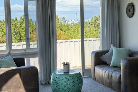 Photo of property in 52 Balmain Road, Chatswood, Auckland, 0626