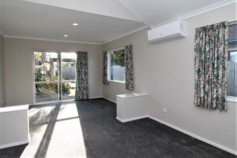 Photo of property in 12 Mellefont Close, East Tamaki Heights, Auckland, 2016