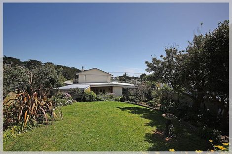 Photo of property in 3 Nash Parade, Foxton Beach, Foxton, 4815