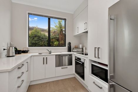 Photo of property in 4/87 Rototuna Road, Rototuna, 3210