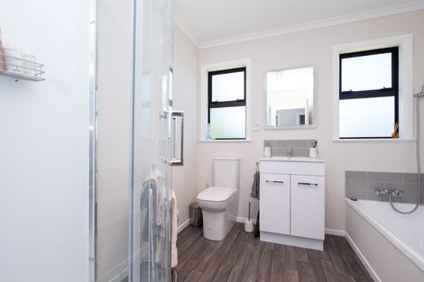 Photo of property in 15 Montjoy Street, Stratford, 4332