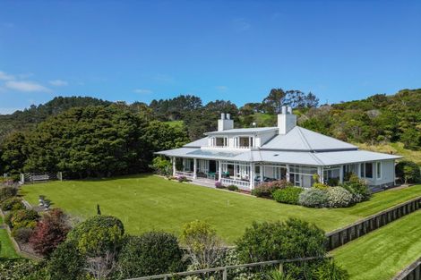 Photo of property in 38 Kaipara View Road, Helensville, 0875
