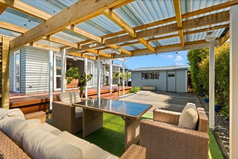 Photo of property in 52 East Street, Greytown, 5712