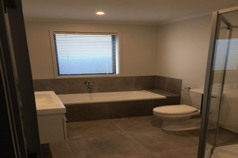 Photo of property in 14 Kelly Road, Riverhead, 0820