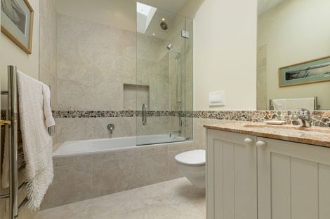 Photo of property in 38 Kaipara View Road, Helensville, 0875