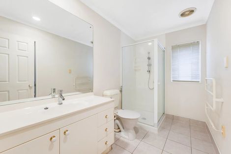 Photo of property in 198 Botany Road, Botany Downs, Auckland, 2010
