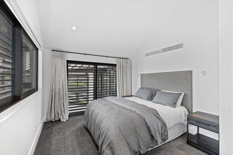 Photo of property in 3 Kuaka Grove, One Tree Point, 0118