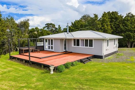 Photo of property in 308b Arapaoa Road, Tinopai, Matakohe, 0593