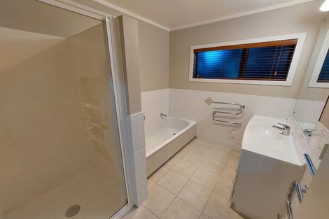 Photo of property in 2a Korotaha Terrace, Rothesay Bay, Auckland, 0630