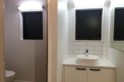 Photo of property in 1/11 Taipari Road, Te Atatu Peninsula, Auckland, 0610