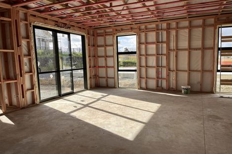 Photo of property in 2 Cutfield Lane, Kumeu, 0810