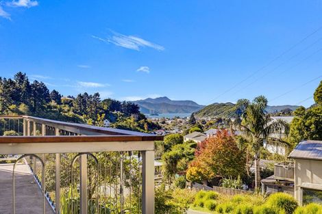 Photo of property in 11 Angle Street, Picton, 7220